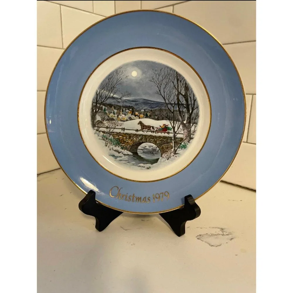 Vintage Avon Christmas 1979 Plate Series “Dashing Through The Snow” 7th Edition